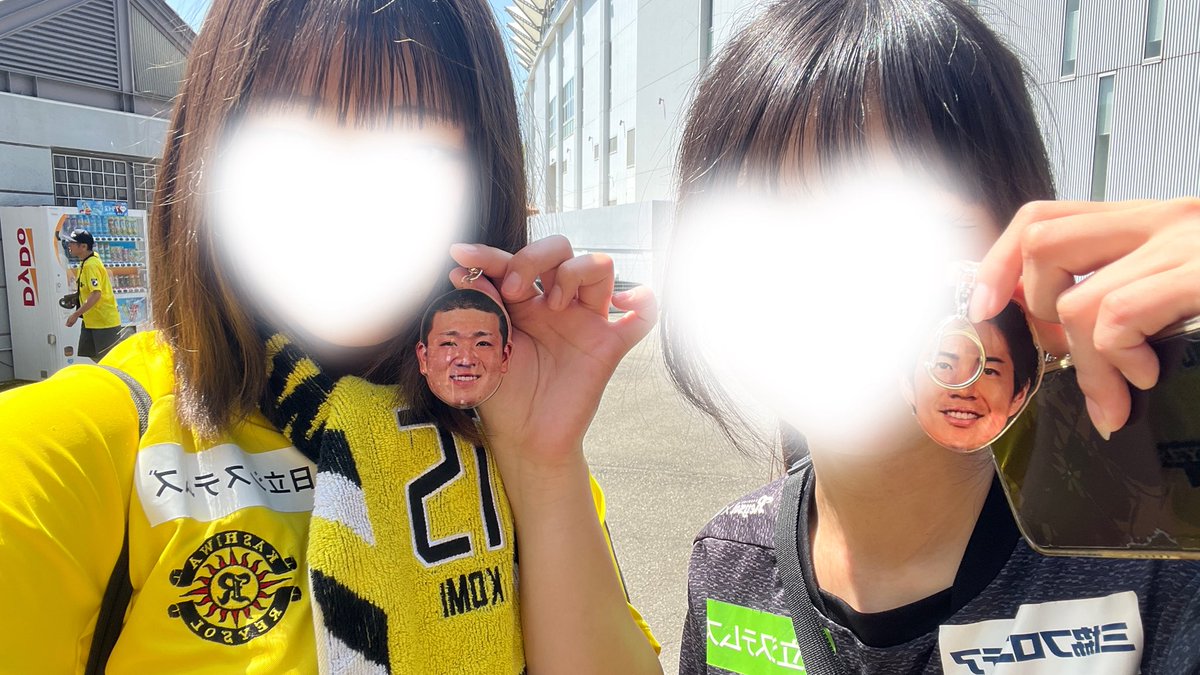 さきな tweet media