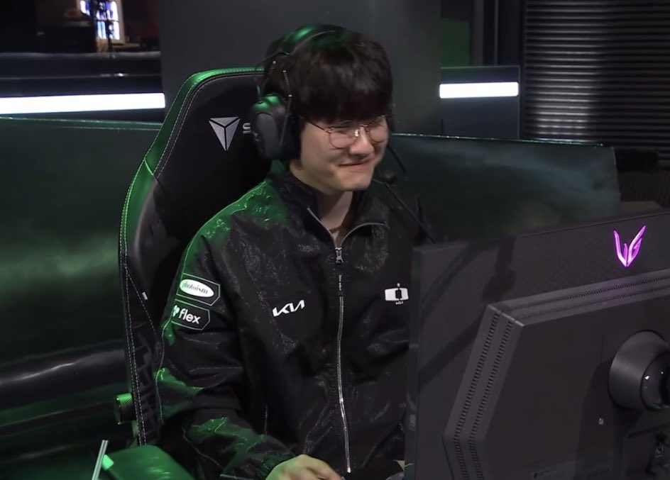 lckfxckyou's tweet image. #DK vs #GEN SUP