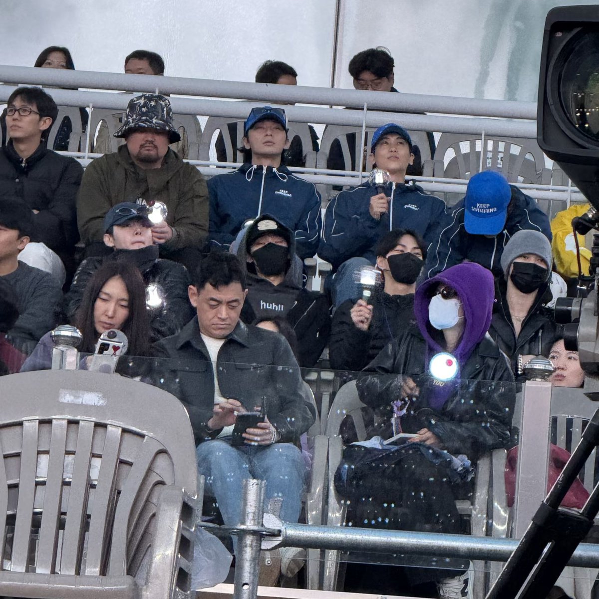 ❄️얼음별 tweet media