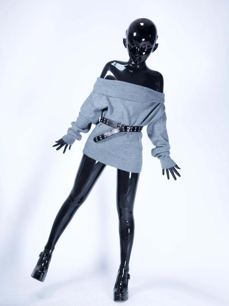 PinkieXiaozhi's tweet image. 浑然一体的黑

胶衣@黑色桃spade
头壳@dollaxis

#latex #rubber #kig #kigurumi