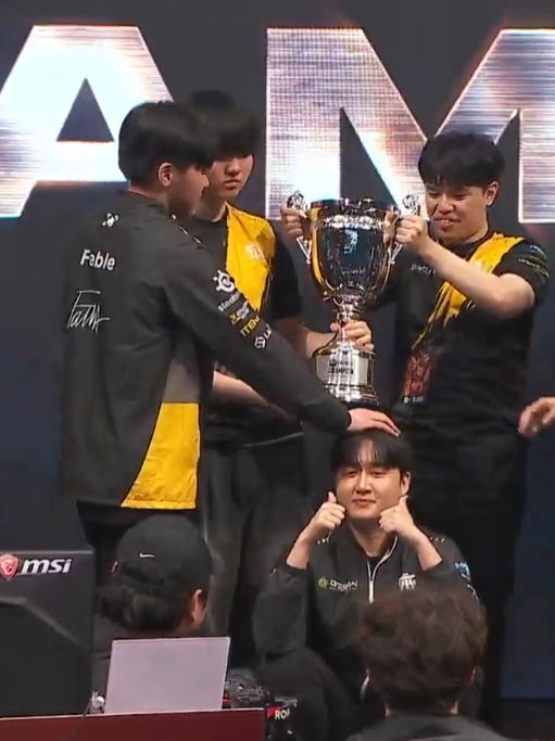 어묵라이스 tweet media