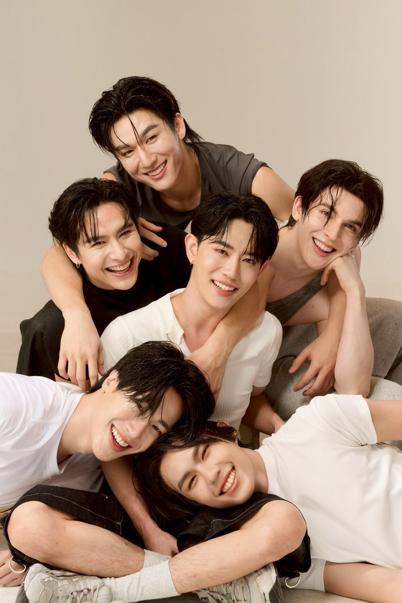 iQIYI Artist ส่งสุขวันสงกรานต์ เผยภาพ 6 หนุ่ม Set ใหม่  หล่อใสเหมือนอาบน้ำวันละ 100 รอบ

#iQIYI #iQIYIArtistTH #moslhong #ISBANKY 

iQIYI Artist มอบความสดใสรับวันสงกรานต์ให้แฟนคลับ ด้วยการชวน “มอส ภาณุวัฒน์ โสประดิษฐ” และ “แบงค์ มณฑป เหมตาล” พร้อมด้วย “โดนัท ภัทรพลฒ์