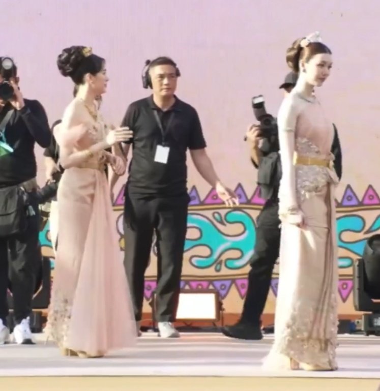 5시태고향 tweet media