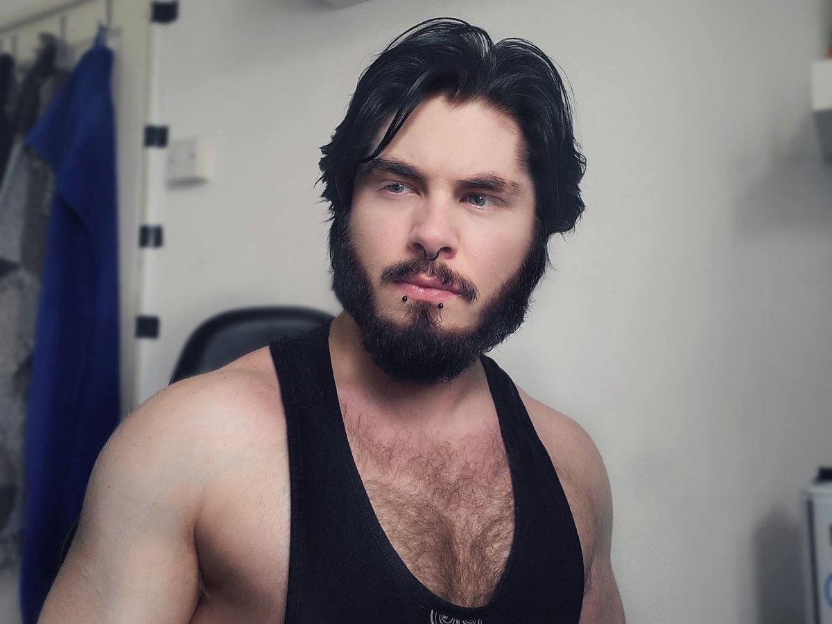 Retrowolve tweet media