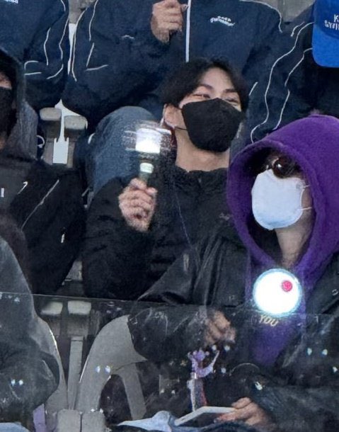 livie 𝜗𝜚 tweet media