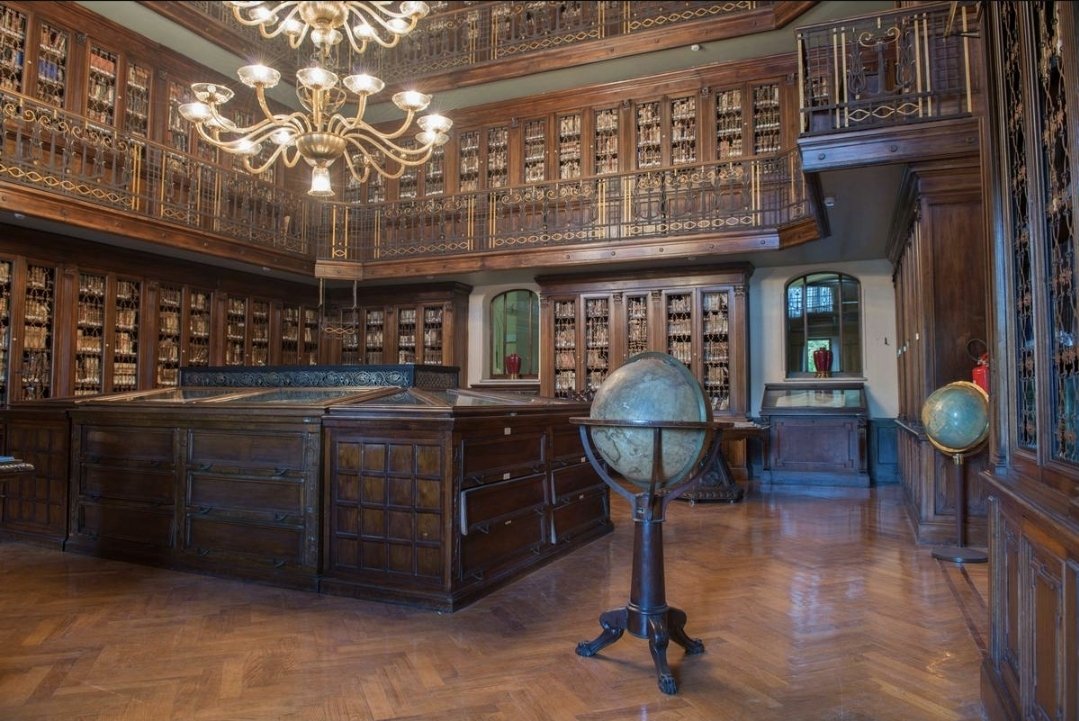 vgrienti's tweet image. #11aprile. Nella #Giornata nazionale del #mare il racconto della #Biblioteca centrale della @ItalianNavy. 

Oggi alle 17.30 su @TV2000it (canale 28). 

Un #libro del '700, le tavole di James Cook, uno tra i piú antichi atlanti al mondo, la lettera di Colombo