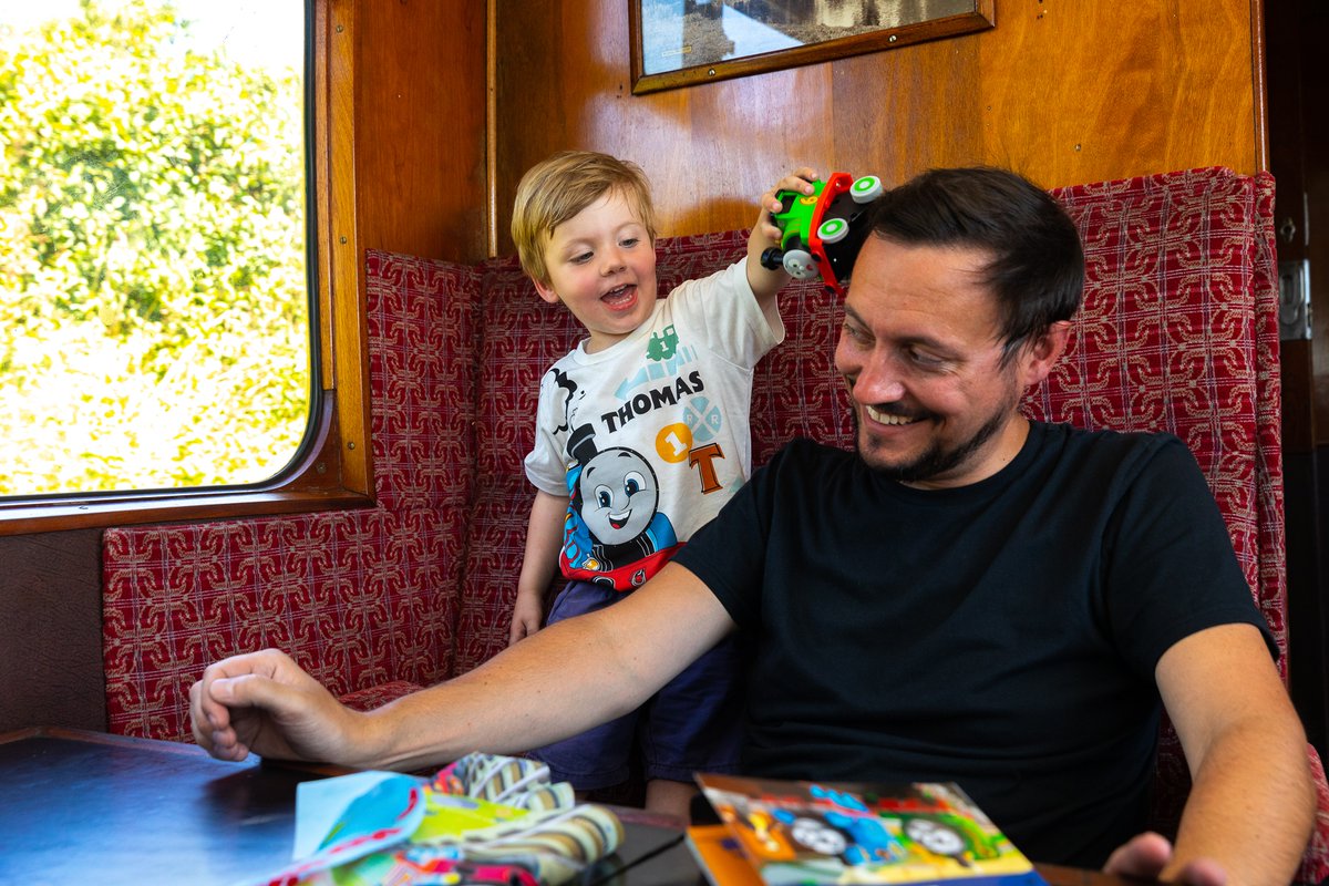 North Yorkshire Moors Railway tweet media