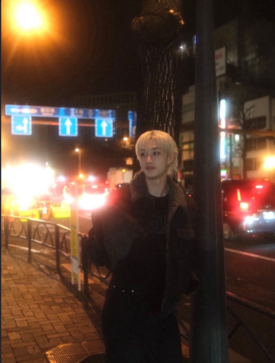 StrayKidsBrasil's tweet image. 「 #RANDOM • 11.04.26 」 
Hoje o Bang Chan completa 15 anos na JYP Entertainment! 💗✨

Comemoramos a força de vontade e determinação de um jovem garotinho que saiu sozinho de casa e foi em busca dos seus sonhos.

Sabemos que não foi uma jornada fácil e você passou por muita