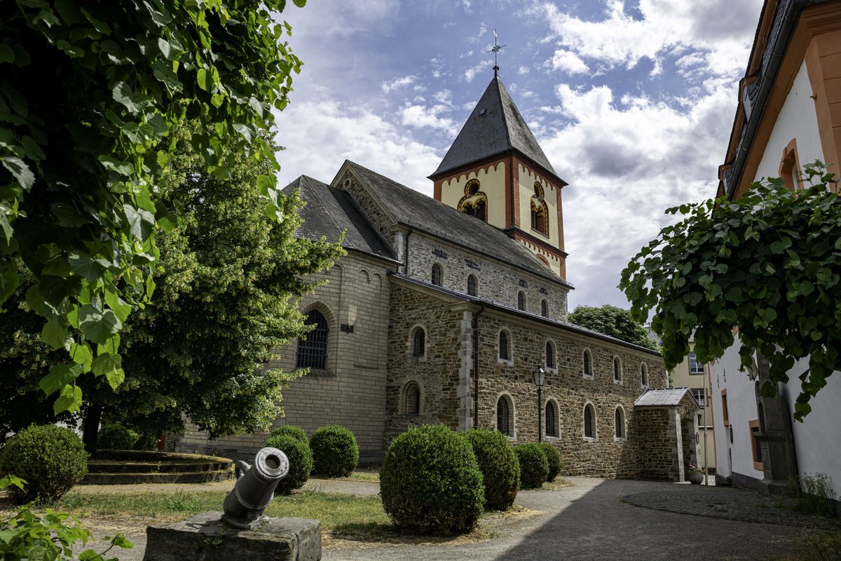 lookforplace's tweet photo. #St. #Severinus #Church #Erpel #Rhineland-#Palatinate #Germany https://t.co/Kow8sH7AYK