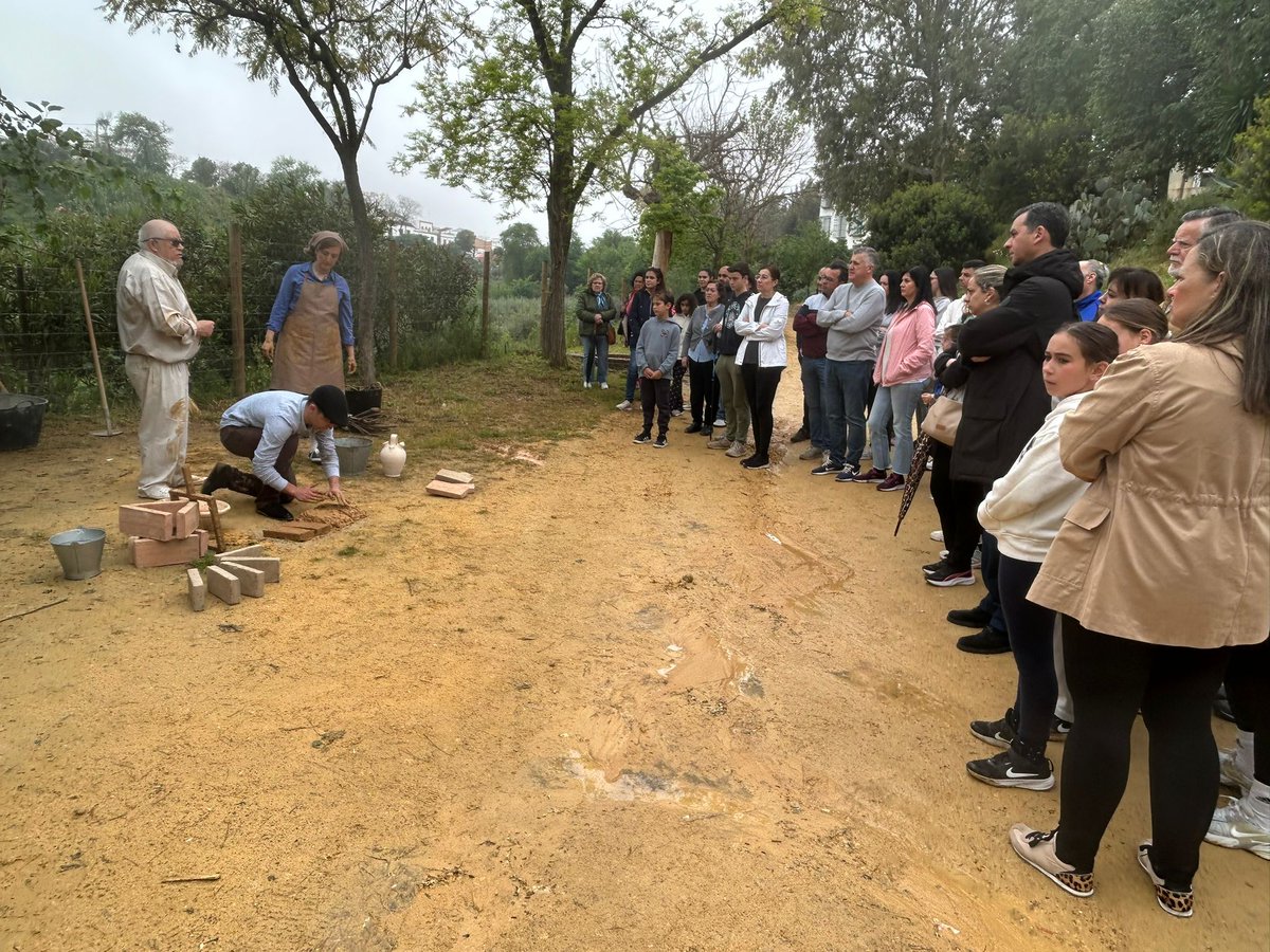 Gabi Santos tweet media