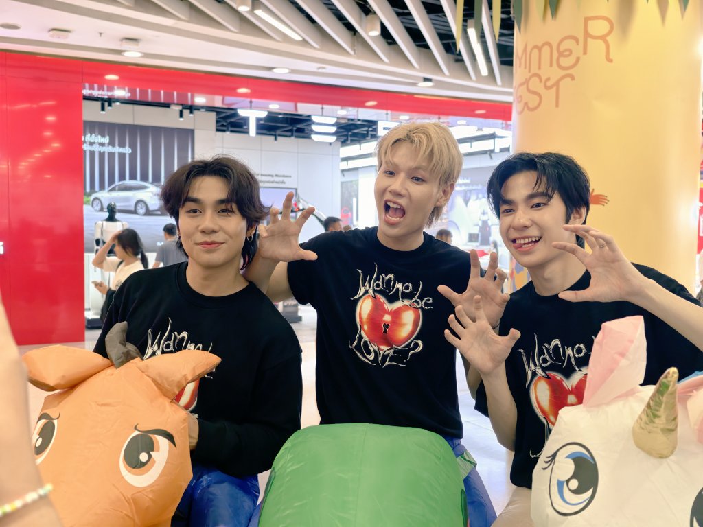 วงนี้มีแต่คนหล่อ น่ารัก 
#playsjamfest  #playsjamfestxcentralrama9 
#SourSauce
#Markachi_T 
#Wanlovemusic
<a href="/wanlove_music/">WANLOVEMUSIC</a>