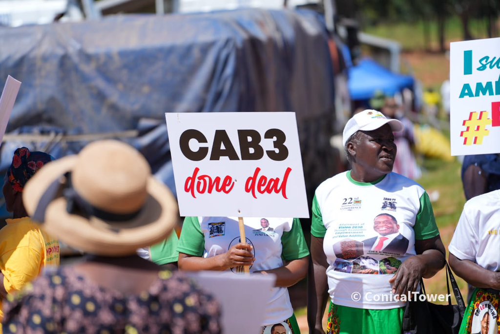 zanupf_patriots's tweet image. Today we are at Chipinge Junior School

Manicaland Province, Chipinge District is today celebrating the co-option of Special Adviser to President ED Mnangagwa, Dr Paul Tungwarara to the ZANU PF Central Committee.

#CAB3 #vision2030 #seeitclear @zanupfpatriots #leavingnoonebehind