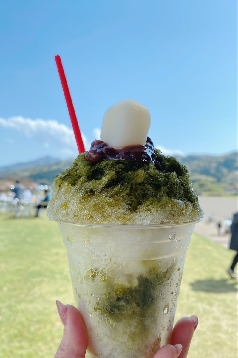 1688mama's tweet photo. かき氷日和だね🍧Part2
SAKURAフェスティバルに出店していたKORI CAFE ANNIVERSARYさんのかき氷食べてきた☺️
4枚目は3月末に店舗に伺った時の🍧
桜の時期にお店ではこんな可愛いかき氷も食べることが出来ます🌸

#KORICAFEANNIVERSARY https://t.co/IST286Az3U