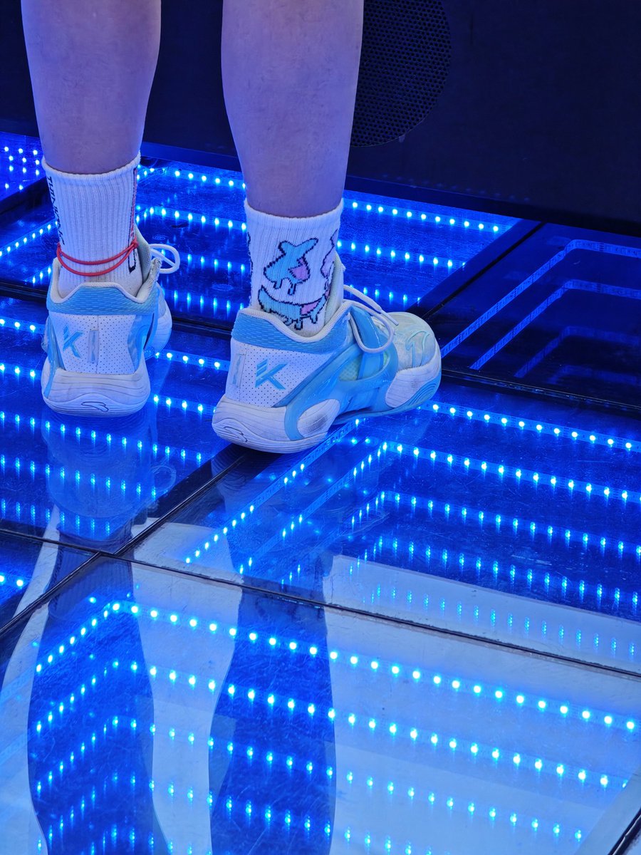 夜望月 tweet media