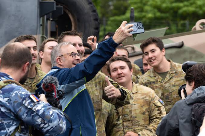 🎩Laird of the Manor 2.0🎩 tweet media