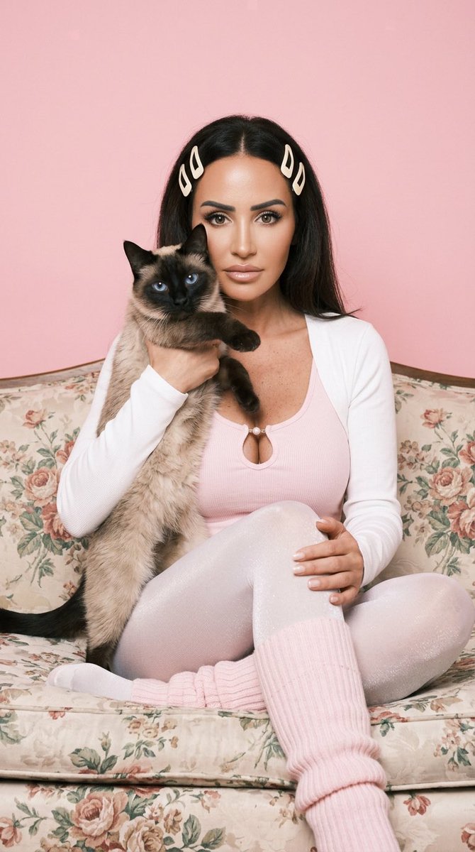 Natasha , AKA Perri tweet media