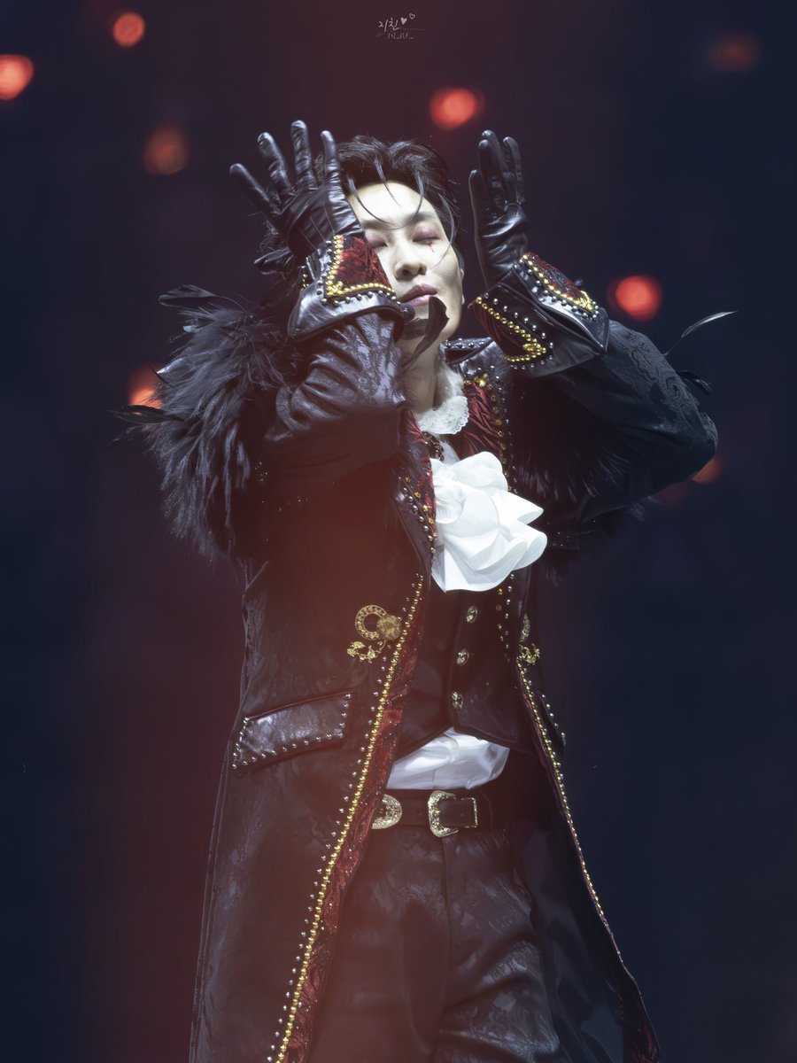 지친♥ tweet media