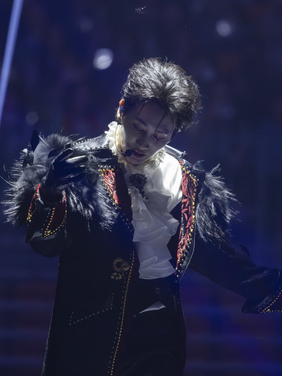 지친♥ tweet media