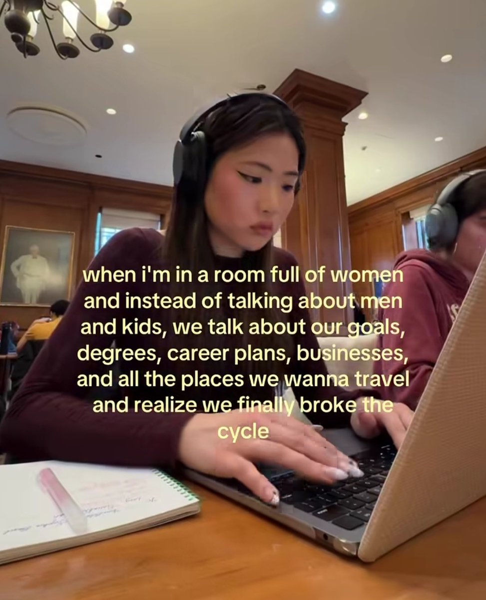 𝓁𝒾𝓁𝓎. tweet media