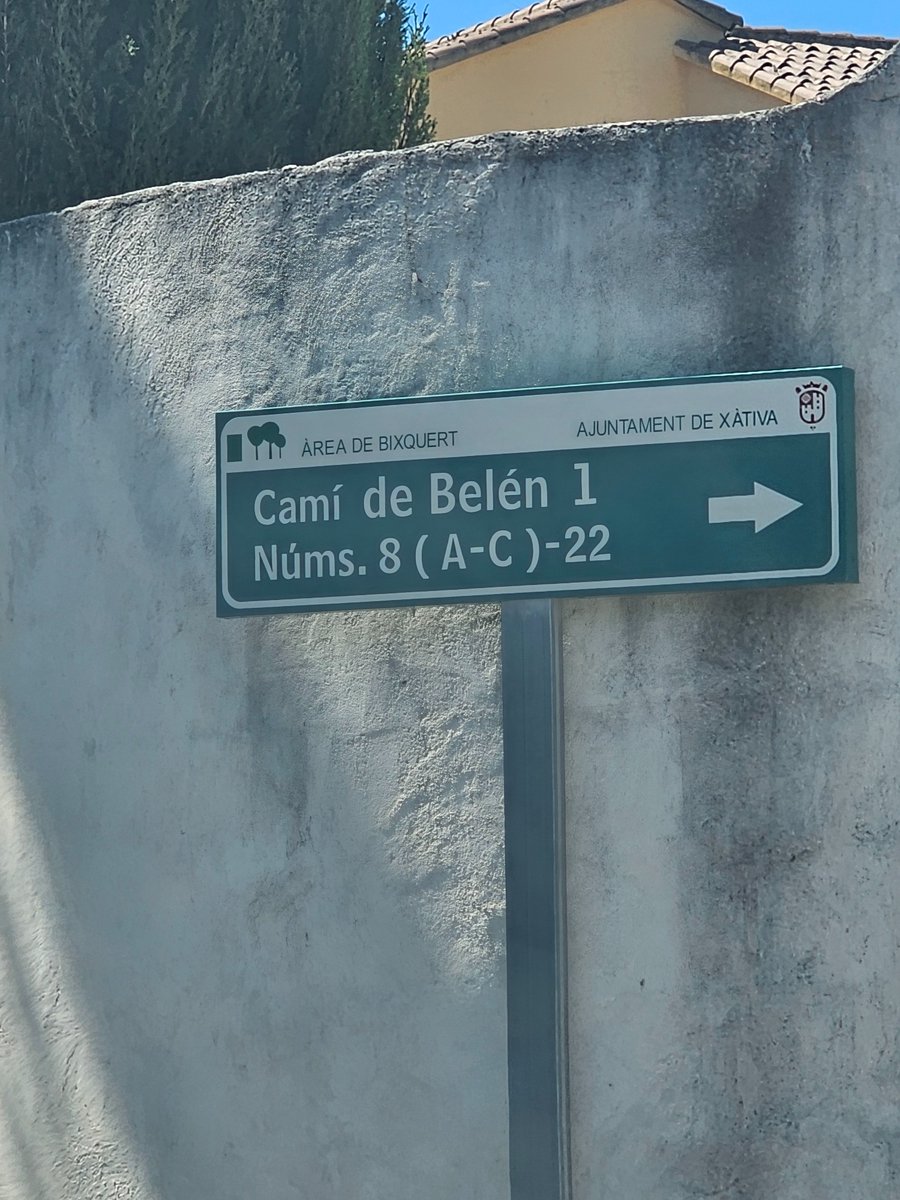 FootRoot2's tweet photo. @elperiodic cuando compre la casa me dijeron que el anterior propietario pagó un depósito al ayuntamiento para mejora urbanística. Nadie a investigado donde fué ese dinero y así es como nos vemos. Alguna sugerencia de donde puedo acudir? https://t.co/sKdba377vm