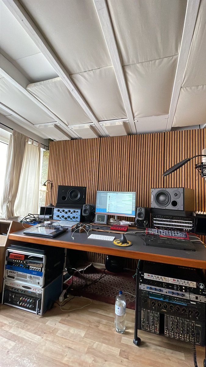 perkopair's tweet photo. new studio https://t.co/VKMhKiwm6j