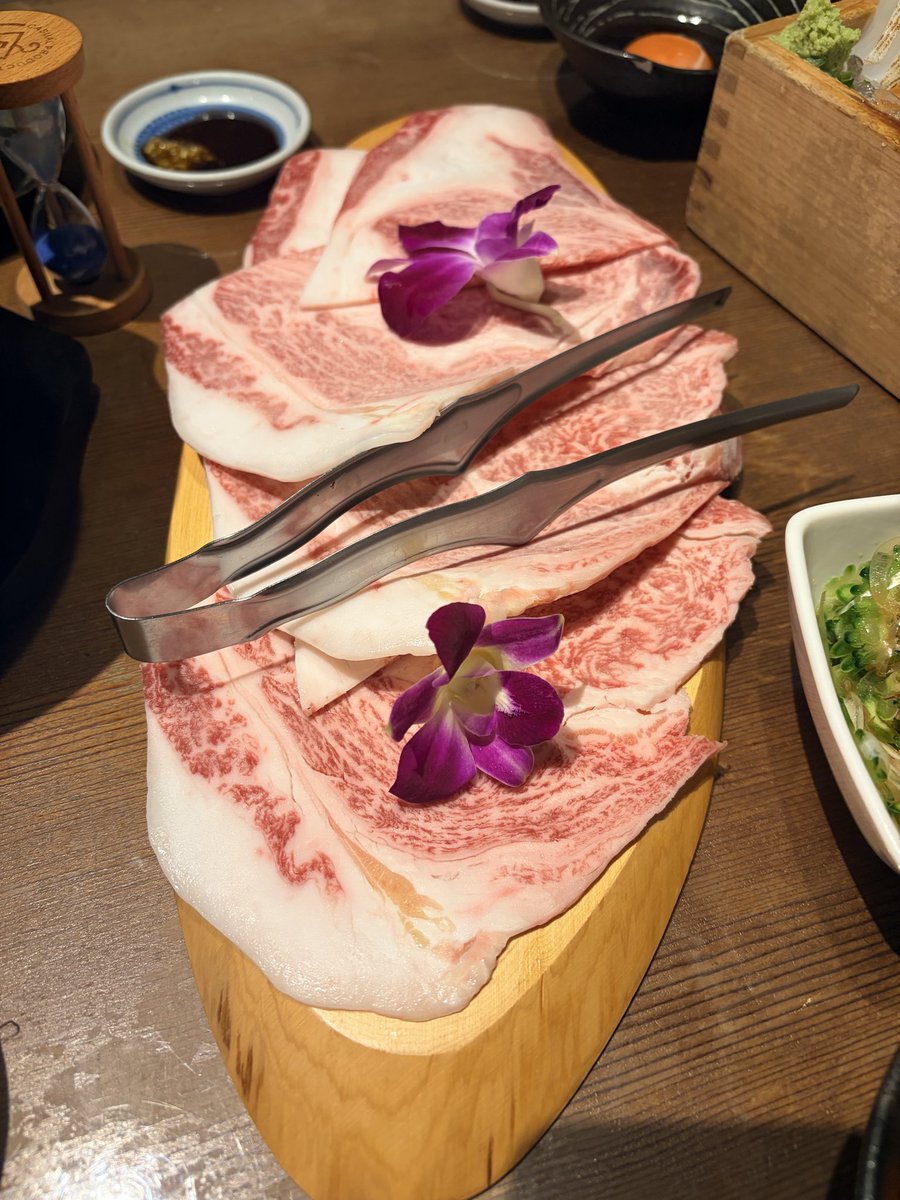 zo_mmy's tweet photo. 竹富島の映えスポット（らしい）と石垣牛 https://t.co/yknDDm9Vs8