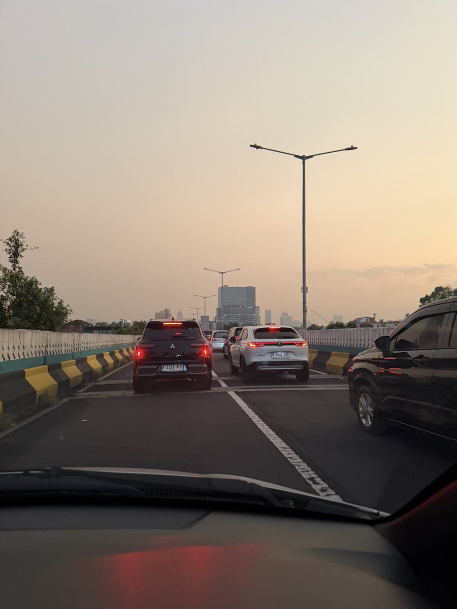 ⠁⠗⠊⠑⠋ tweet media