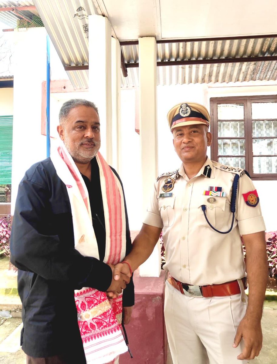 6thAPBn's tweet photo. The unit had the privilege of receiving the Spl DIG (Training) sir, Brig Charandeep Singh, SM, Retd. During the visit, various training aspects were discussed, and valuable guidance imparted.
@CMOfficeAssam 
@HardiSpeaks 
@assampolice https://t.co/JZfjbZgGVn