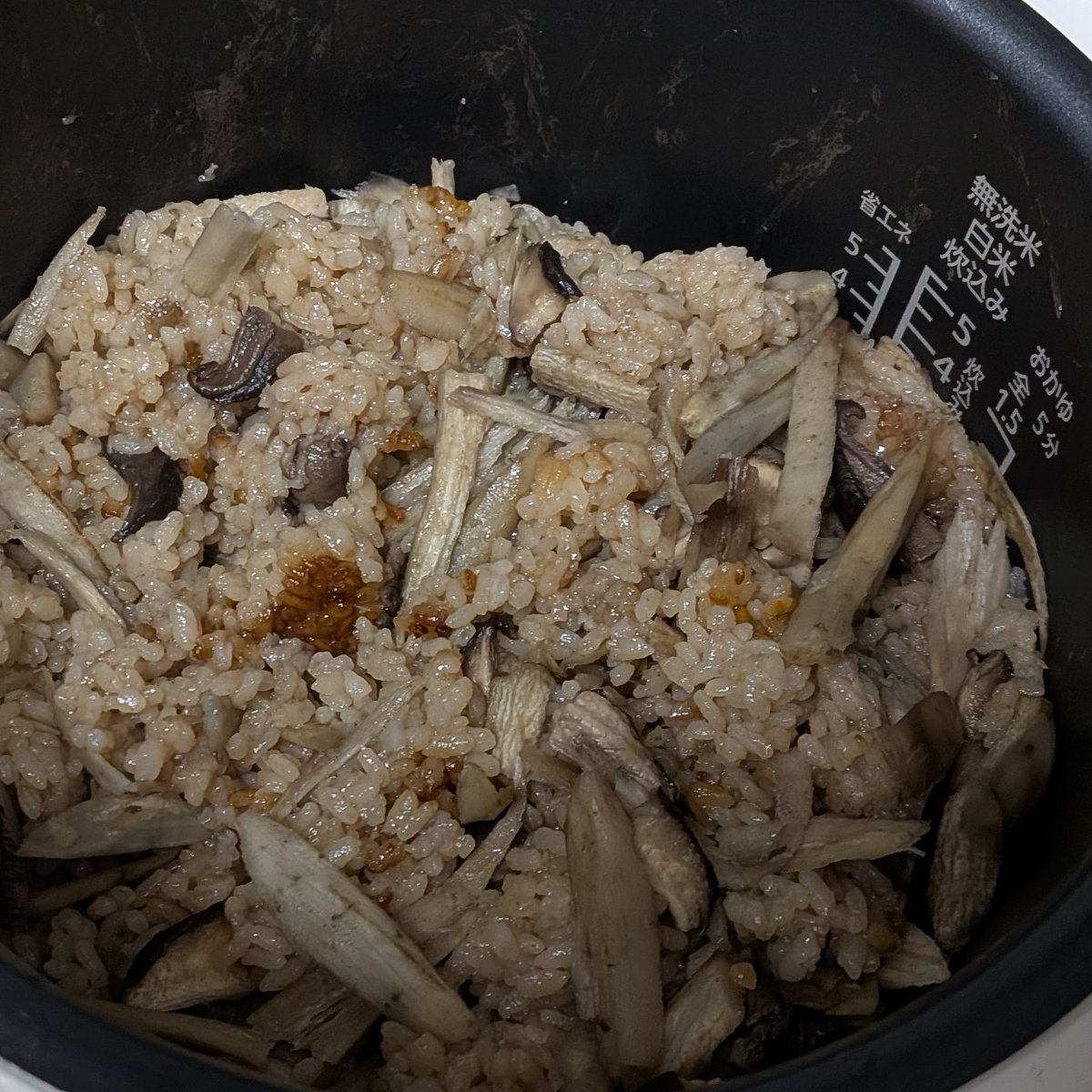 もばこいん tweet media