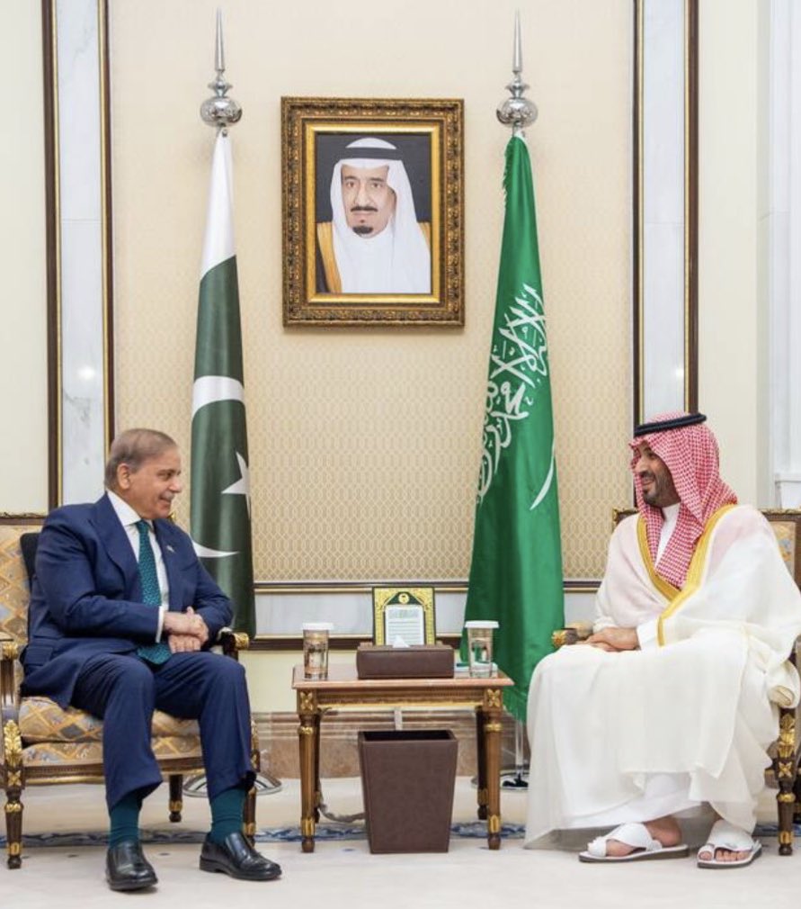 ‏ فالكون tweet media