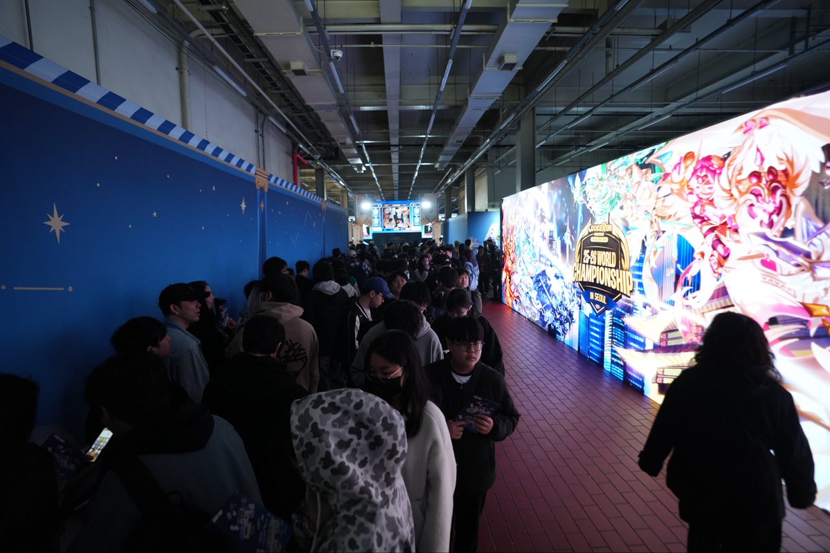 CRbraverse's tweet image. The First Ever World Champion. 🏆

쿠키런 브레이버스 초대 월드 챔피언 등극!
믿기지 않는 순간, 결과로 증명했습니다.

🥇Christian Jay Catana 
🥈Chou Yung Chen
🥉박상진

응원해 주신 모든 분들 감사합니다. 
내일도 쿠키런 이벤트는 계속됩니다. 채널 고정! ✨
#CookieRun #TCG #Champion