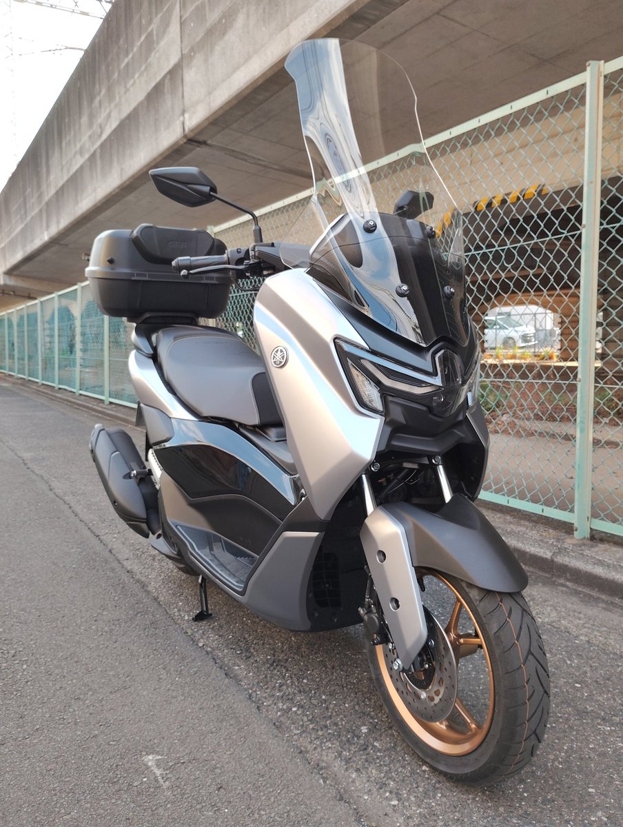 gupimoto's tweet photo. 本日(2026年4月11日)、通算25台目となるヤマハ NMAX155が納車された。バイク受け取り後に速攻で自宅に戻り、オヤジ仕様にモディファイした。
#NMAX155 #バイクが好きだ https://t.co/QCTCFHu7zo
