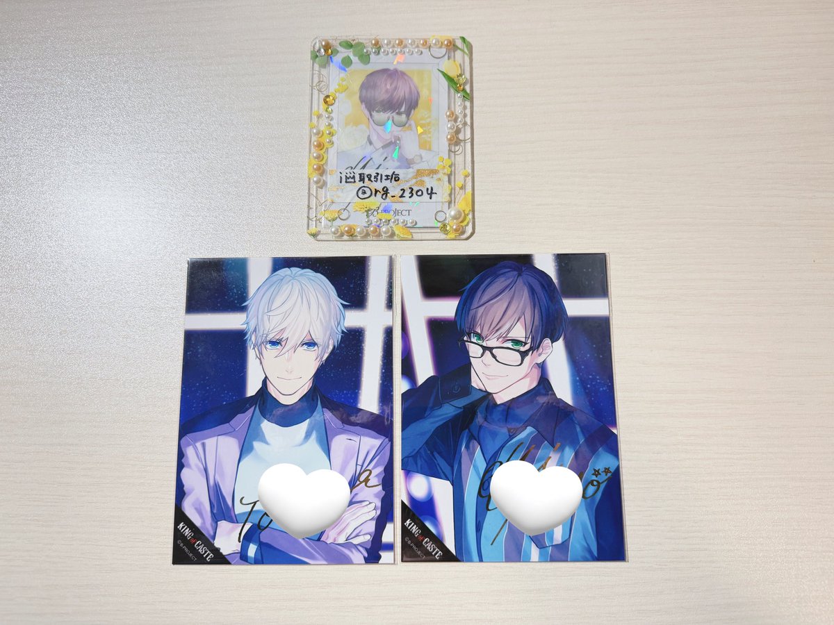 rg_2304's tweet photo. 《 交換 》B-PROJECT Bプロ 特典 ブロマイド KoC 箔押しサイン

譲：北門 釈村

求：異種 釈村

𓏸

追跡可能な郵送のみ

アニメ絵以外なんでも検討いたします
ブロマ↔チェキ◎
三角交換検討◎

画像添付の上お声かけお願いいたします https://t.co/aRRpLz81QB