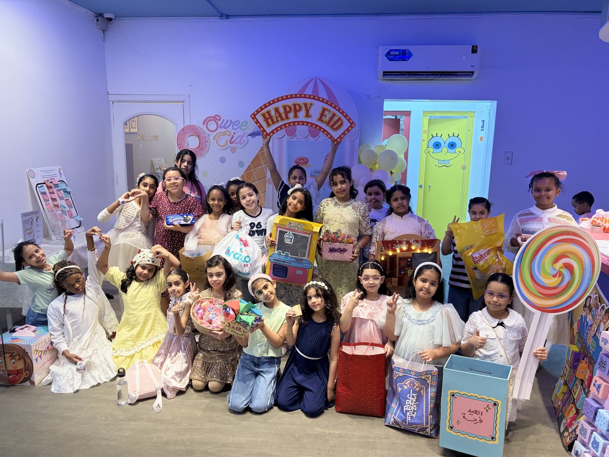 “مع بعض نحتفل ونفرح 🎊 طلاب وطالباتنا صنعوا أجمل ذكريات العيد 💛
Together we celebrate 🎉 our students created the sweetest Eid memories ”