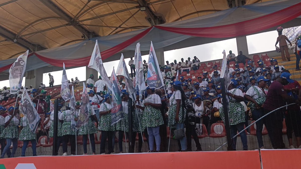 lagostelevision's tweet image. South West Zonal Unity Walk comes alive in a vibrant display of unity and togetherness at the Onikan Stadium

#SouthWestUnityWalk 
#OnikanStadium 
#UnityInDiversity 
#voiceoflagos