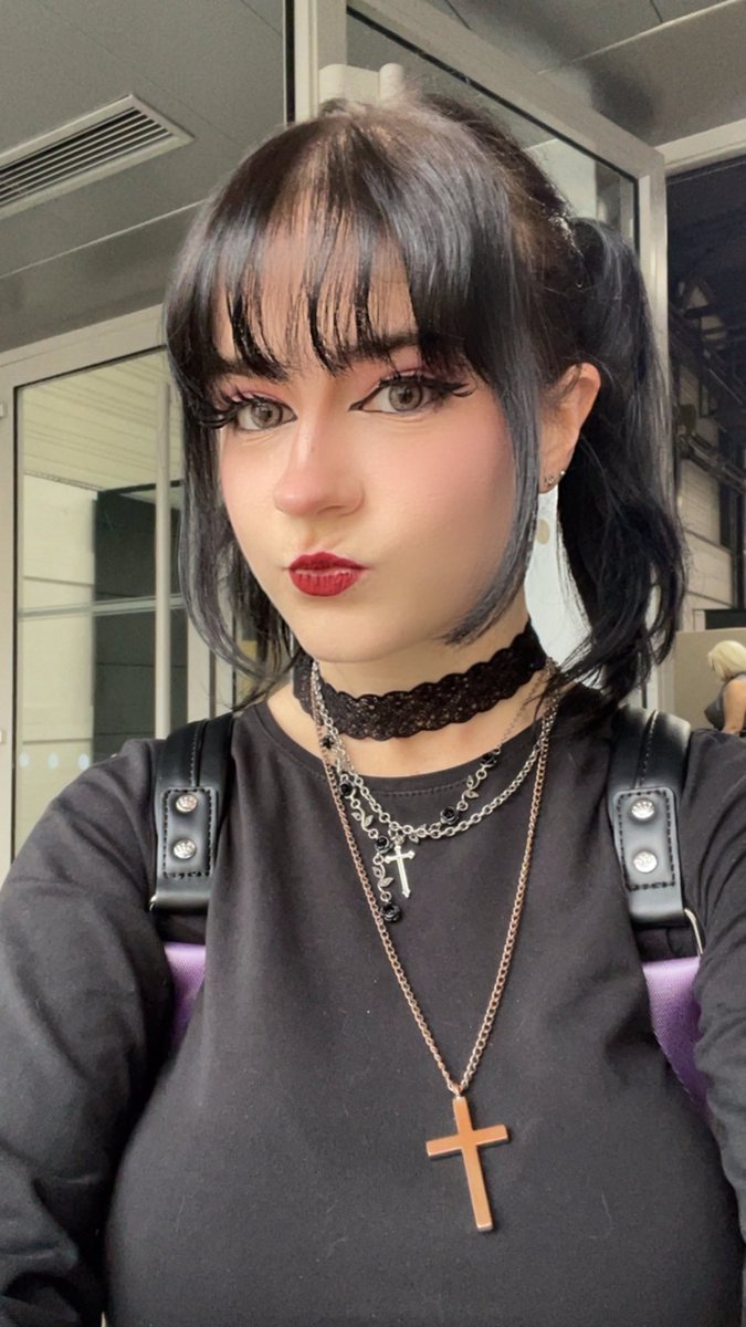 𝒫𝒽𝓁𝒶𝓋𝑒𝑒’ 𝐵𝒾𝓏𝒶𝓇𝓇𝑒 𝒜𝒹𝓋𝑒𝓃𝓉𝓊𝓇𝑒 tweet media