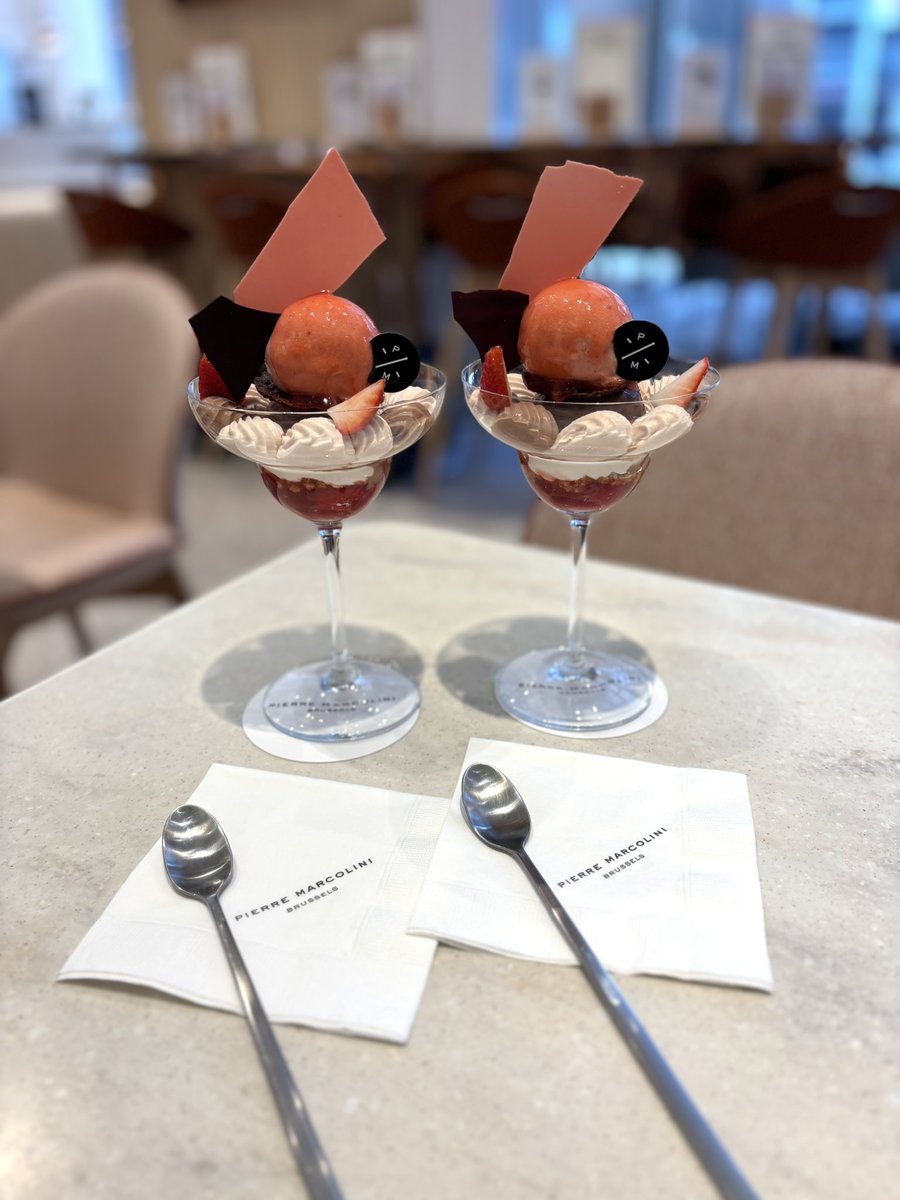 ℳ 𝑠 ． tweet media