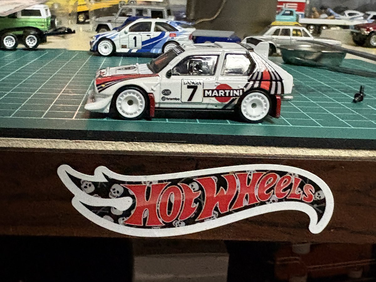 porschegmbh's tweet image. #ホットウィール  #LANCIADELTAS4  #Martini 
版権関係でオミットされたデカールもできるだけポッシブル、再生してみました👍