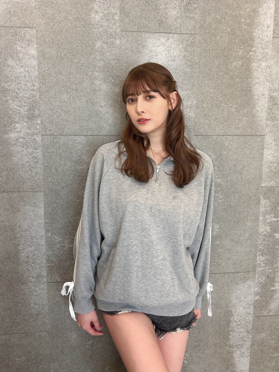 angela_mei01's tweet photo. 明日開催のSPGトークイベントに出演します！

サポートMCとして参加させていただきます🤍
さらにそのままオンラインチェキサイン会にも参加します🫶

オンラインチェキの販売もあるのでぜひチェックしてね！

一緒に楽しも〜！待ってるね！

https://t.co/XT3mitGfyQ https://t.co/wBcsheJJ3U