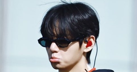 엥 tweet media