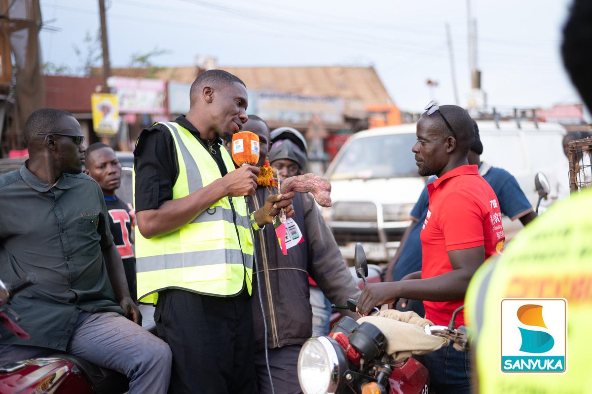 FidoUganda's tweet image. Yesterday, we were ku ground at Kibuye Market, connecting directly with the  hardworking vendors. 

Together with @sanyukatv, we engaged traders on how they can access @thefidocredit  to get quick, convenient #loans to grow their businesses and handle everyday emergencies with