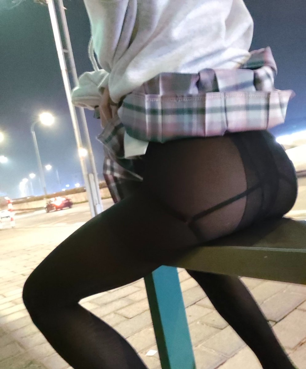 Eclipse1177's tweet photo. ＃伪娘露出 ＃露出勾引 露出之視頻丟失 被放鴿子後只好自己玩，本來拍了好幾個在路人面前玩弄自己的羞恥視頻，還有個大哥一直盯著我玩，還偷偷錄了視頻🥵後面還加了QQ，我告訴他我是男的，他說以為我是女生在自慰，還把視頻發他朋友看了…太羞恥了，可惜的是他現場不敢動手，不然我會幫他解決性慾吧🤣 https://t.co/gSSJEfgm3Y