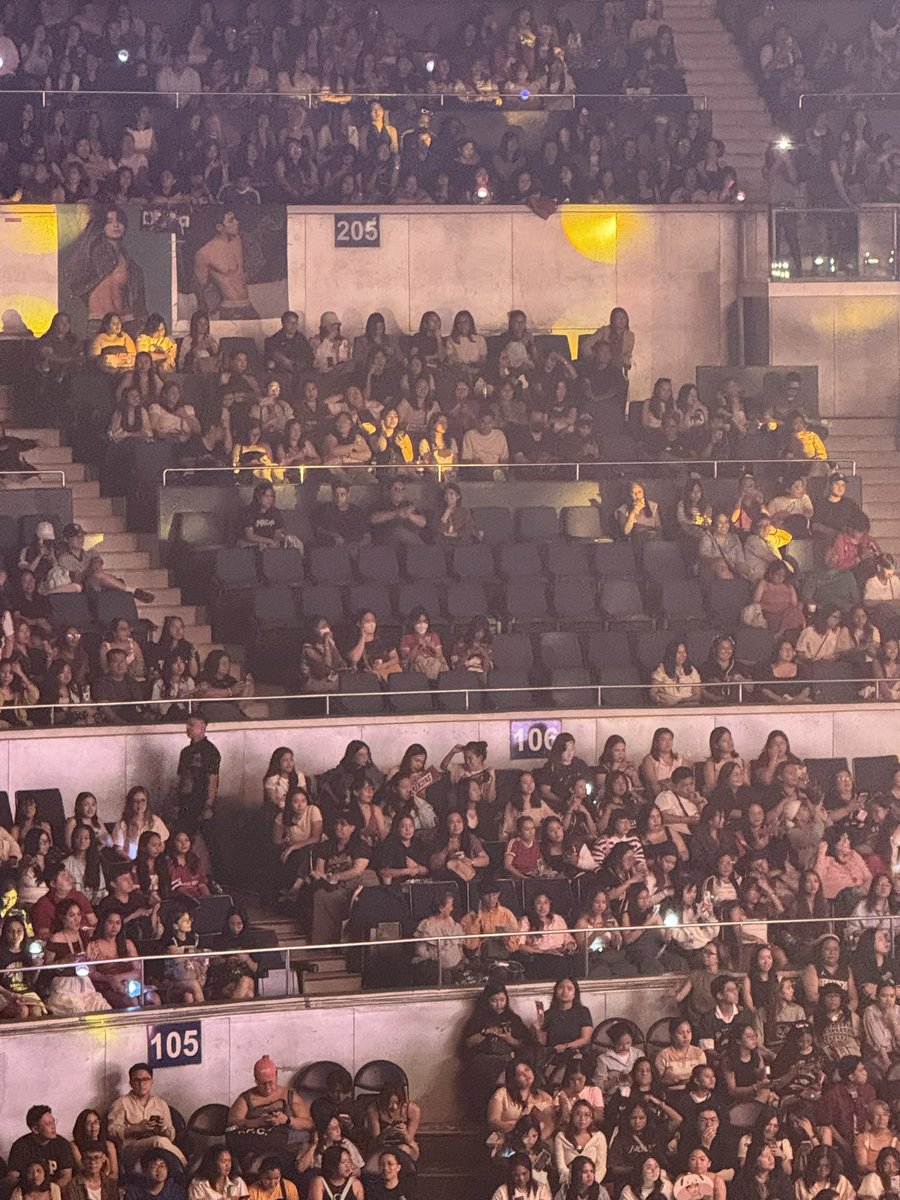 raine. 🌊 tweet media