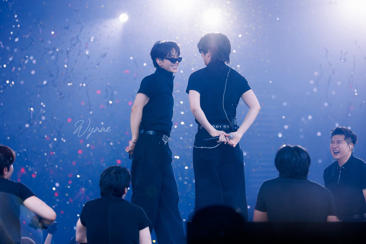Wynne0717's tweet photo. SUPER SHOW 10 💙 SJ-CORE

#SUPERJUNIOR #83line 
 #LEETEUK #박정수 #이특
 #HEECHUL #김희철 #희철 https://t.co/g8fIfrIeQr
