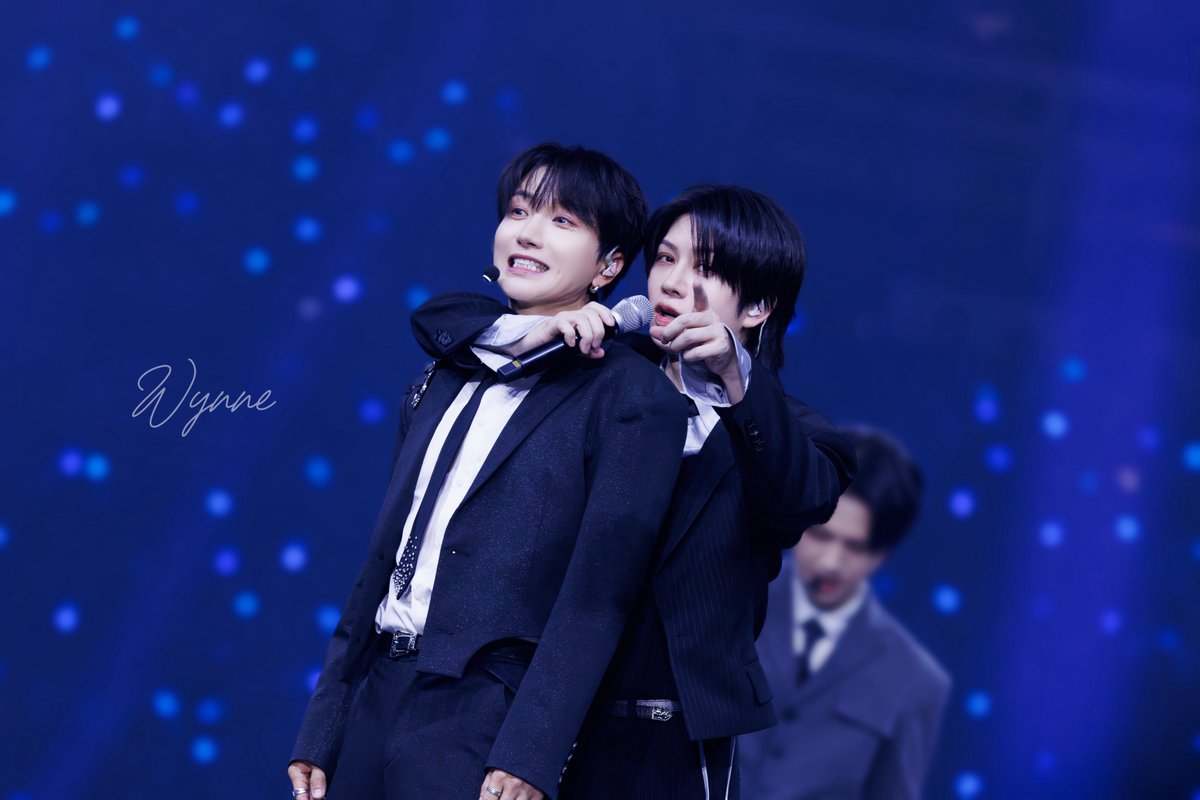 Wynne0717's tweet photo. SUPER SHOW 10 💙 SJ-CORE

#SUPERJUNIOR #83line 
 #LEETEUK #박정수 #이특
 #HEECHUL #김희철 #희철 https://t.co/g8fIfrIeQr