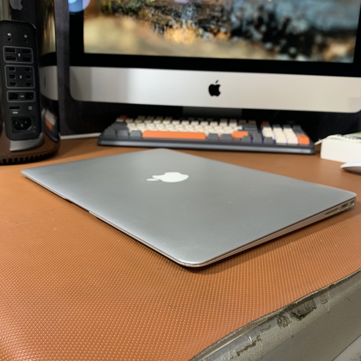 Apes Store ID tweet media