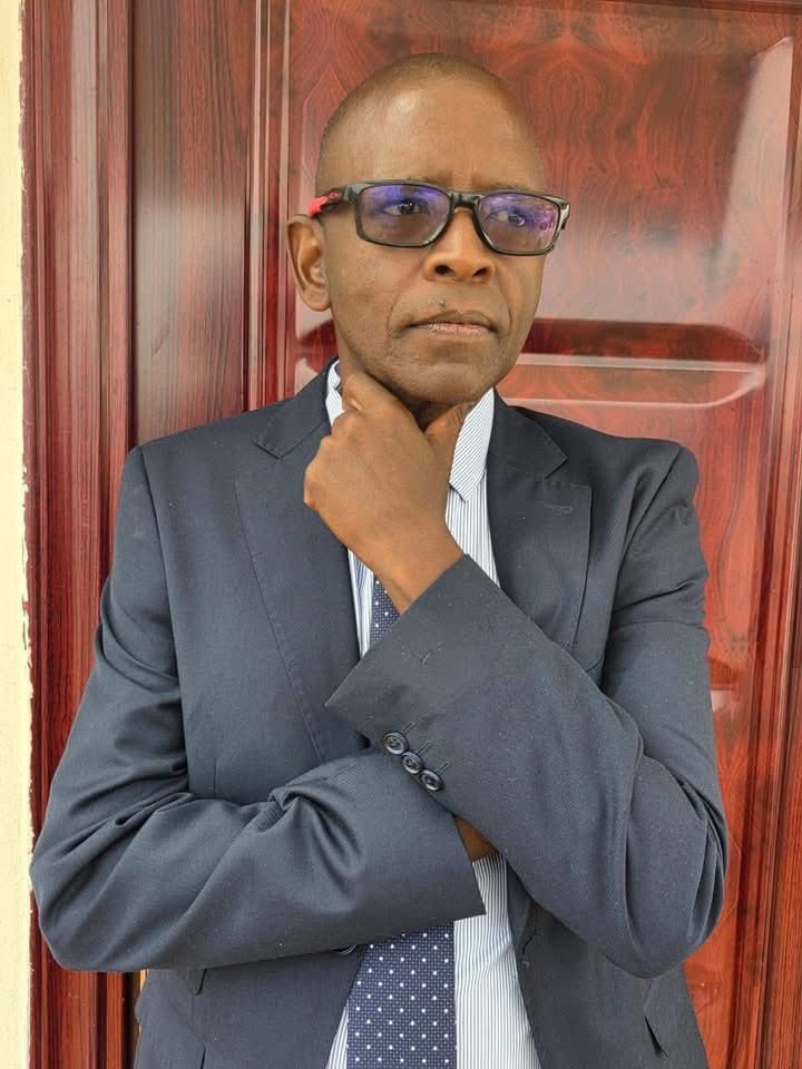 Nhlanhla_myth's tweet image. We are not angry enough as a community.‼️

The people of Dobsonville should have 🔥 his house down and put a necklace on him.

This can not be forgiven, Tshepo Ntsimane is not human and should not live amongst humans.

What was in the phone that he wanted to hide so bad as well