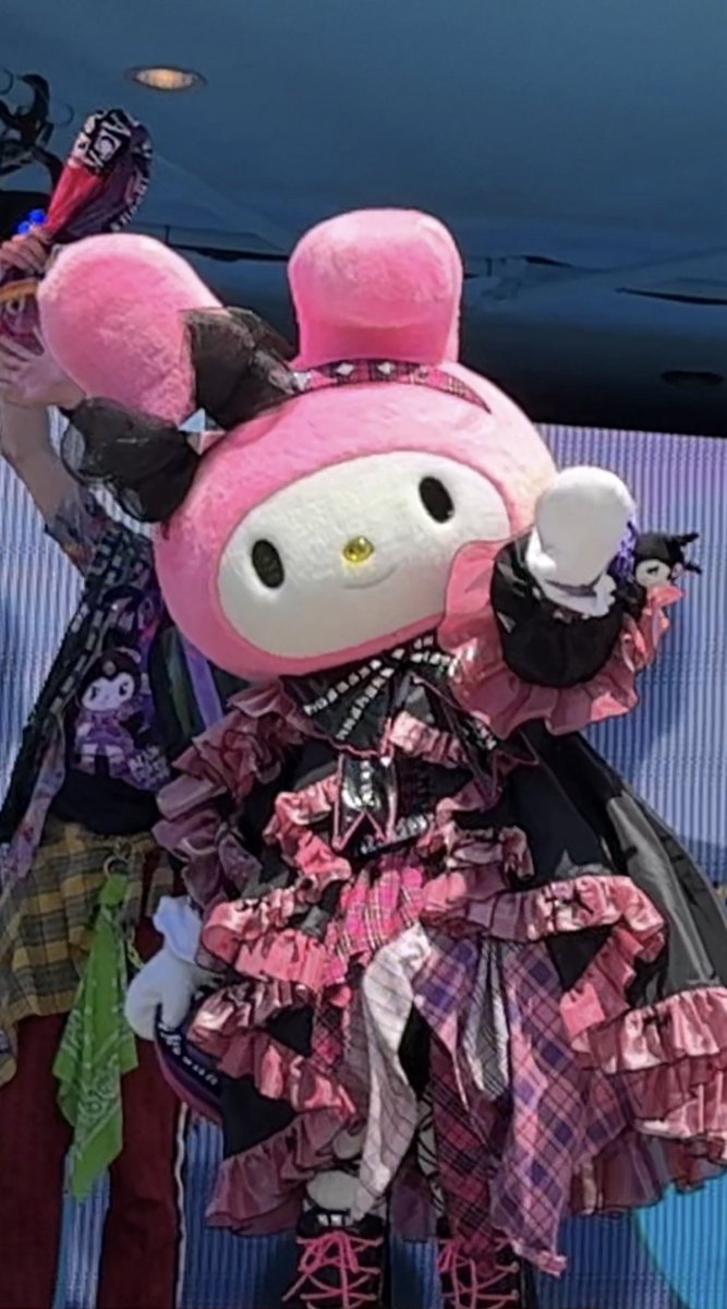 まりりん tweet media