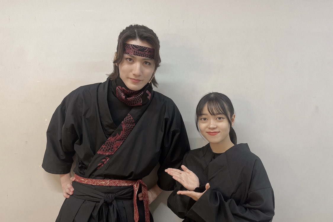 舞台『源 -minamoto- 銀灰の時旅人』
ソワレもありがとうござました！

熊谷直実役の大平峻也さんと江藤新平役の灰塚宗史さんと✨
いつも稽古場から声をかけてくださってお二人ともとても優しく、お芝居もとてもとても素敵なんです。

明日は千秋楽。
悔いのないように全力で楽しみます！
＃源minamoto