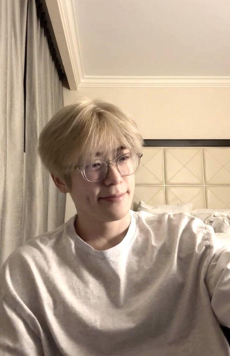 몬재재 tweet media